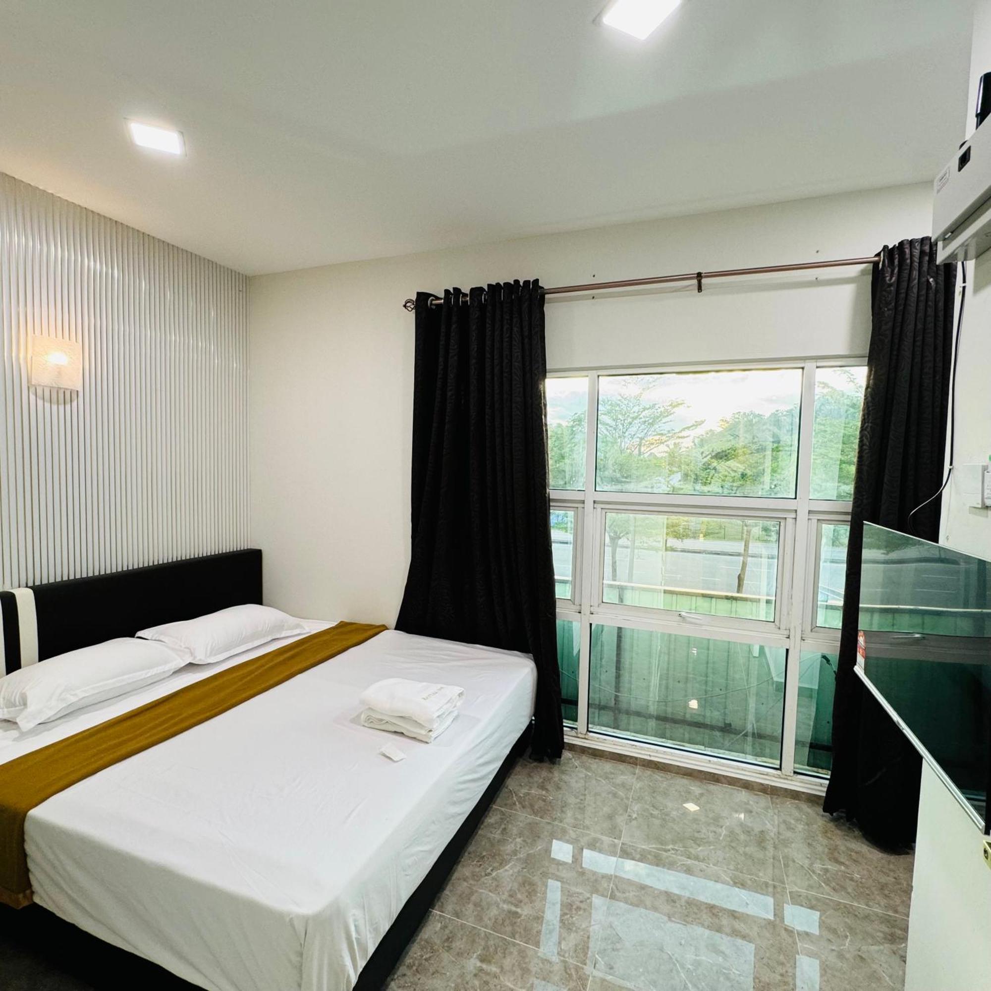 Rayyaz Inn Kuala Terengganu Exterior foto